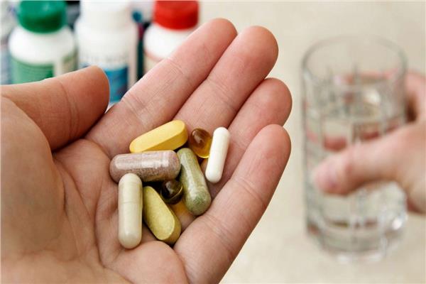 قبل تناولها.. 3 معلومات هامة يجب معرفتها عن «المالتي فيتامين» 