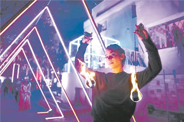 إنجى ومنار.. الجنس الناعم يلعب بالنار