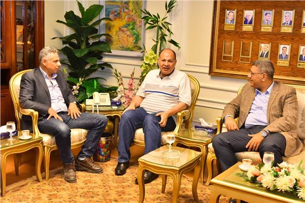 محافظ أسيوط يلتقي رئيس مجلس إدارة شركة التعاون