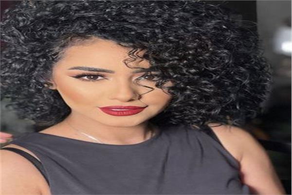 الفنانة الشابة نانسي صلاح