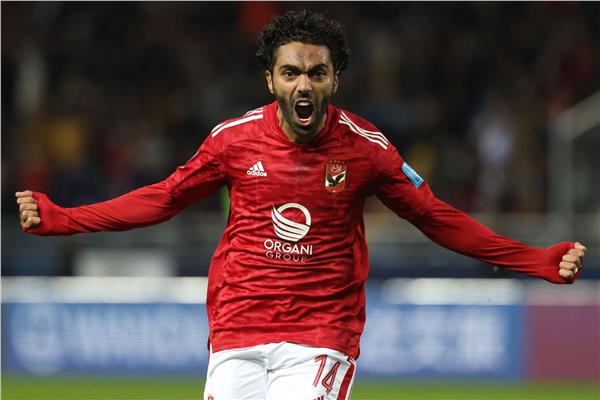 حسين الشحات لاعب النادي الأهلي