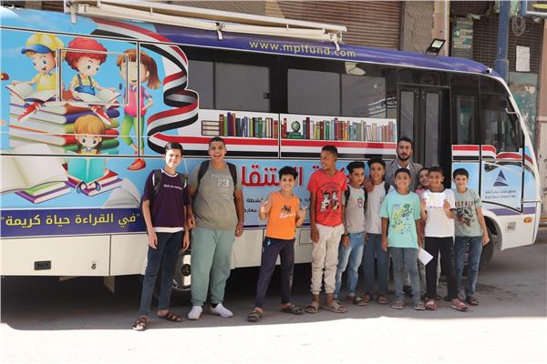 المكتبة المتنقلة بالبحيرة 
