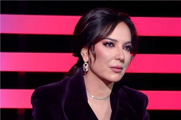 الفنانة السورية أمل عرفة