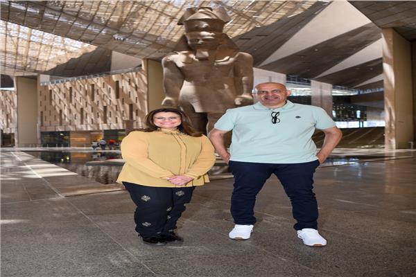 وزيرة الهجرة مع جون المصري