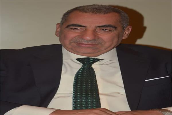 الدكتور فايز الضباعني