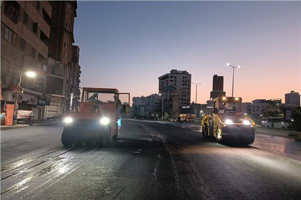 أعمال الرصف والتطوير بشوارع المحلة الكبرى