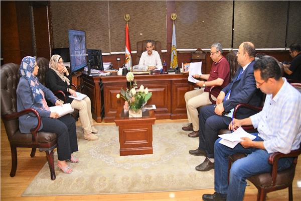 محافظ الغربية يناقش الموقف التنفيذي للمشروعات الجارية بالمحافظة