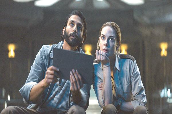 مشهد من مسلسل «الصومعة - silo»