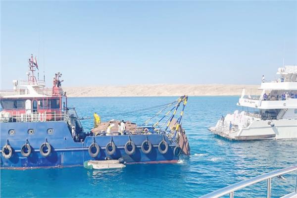 أثناء إغراق المعدات العسكرية القديمة في البحر الأحمر