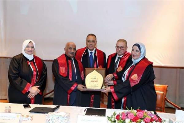 جامعة الزقازيق تحتفل بتخريج الدفعة 12 صيدلة اكلينيكية