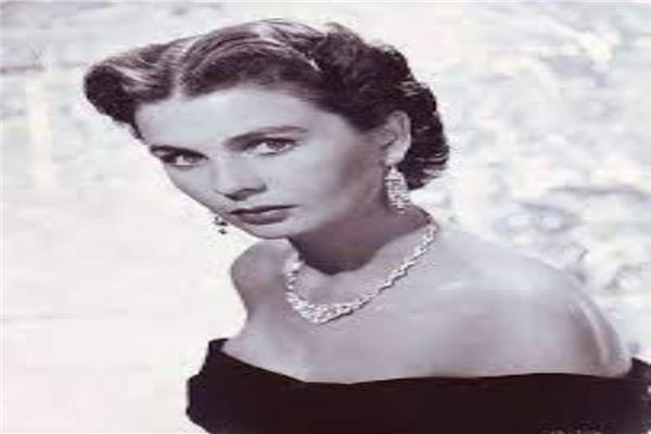 الممثلة الايطالية جين سمونز