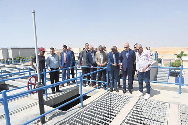 ■ وزير الإسكان خلال تفقده محطة مياه القاهرة الجديدة