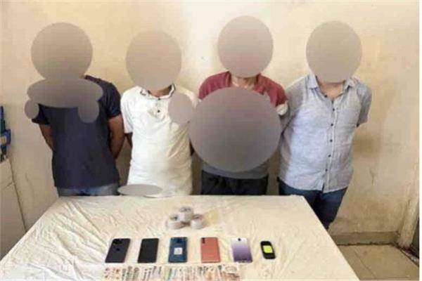 المتهمين وبحوزتهما المضبوطات