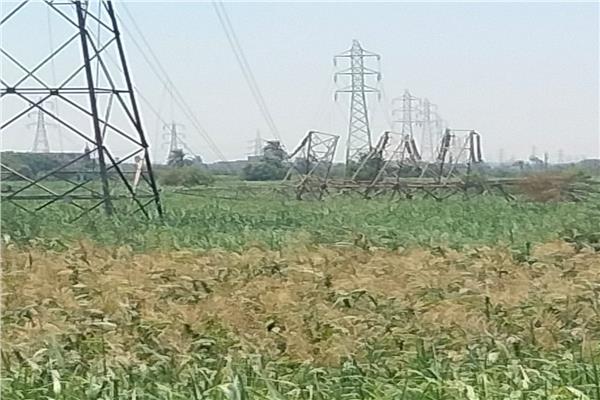 سقوط 7 أبراج كهرباء بنجع حمادي