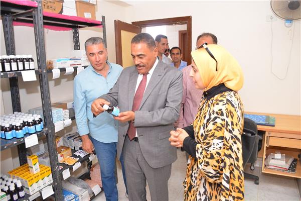 محافظ مطروح يفتتح الوحدة الصحية بقرية أطنوح