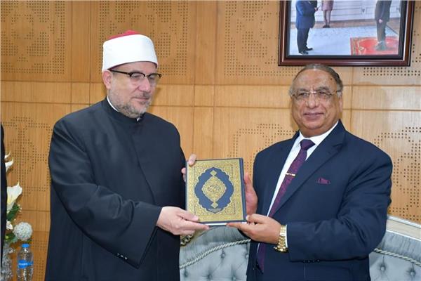 رئيس قضايا الدولة خلال استقباله وزير الأوقاف