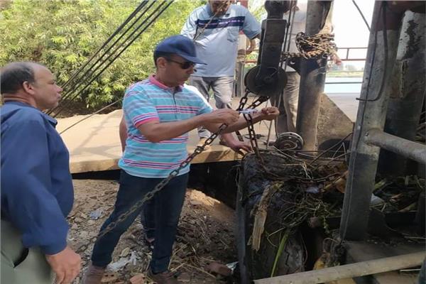 غلق وتشميع معدية نهرية بكوم حمادة