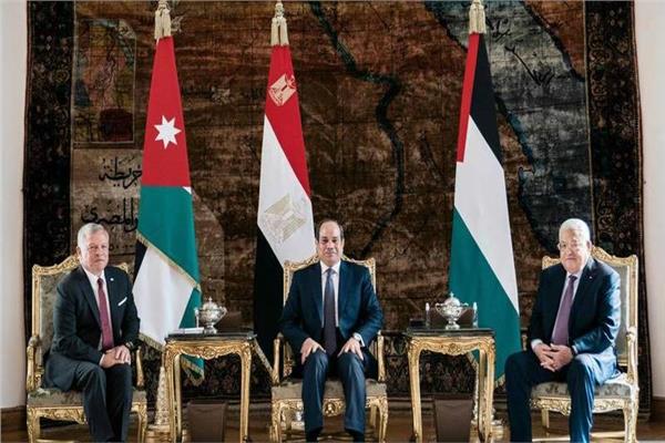 القمة الثلاثية بالعلمين الجديدة