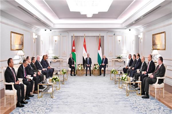 القمة الثلاثية بالعلمين