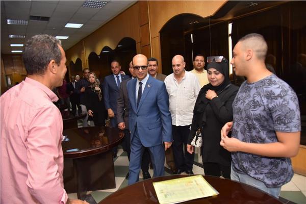 الدكتور أحمد المنشاوي رئيس جامعة أسيوط خلال الجولة