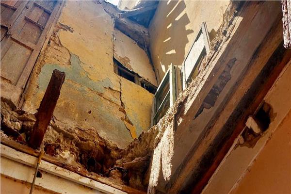 العقار المنهار بمنطقة الحضرة بالإسكندرية