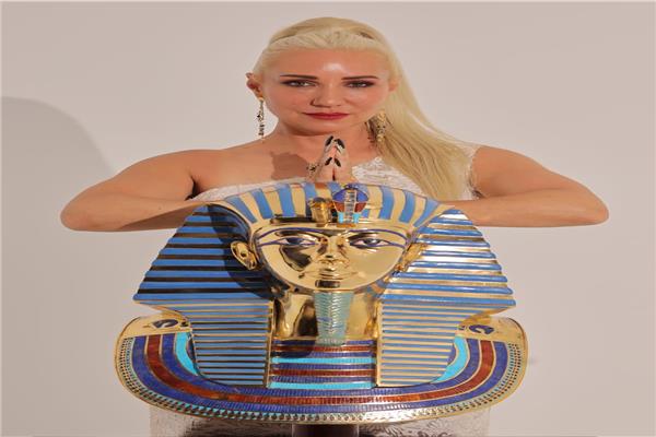 المطربة أمون ستار