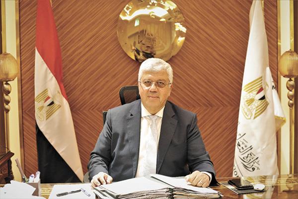   د. أيمن عاشور