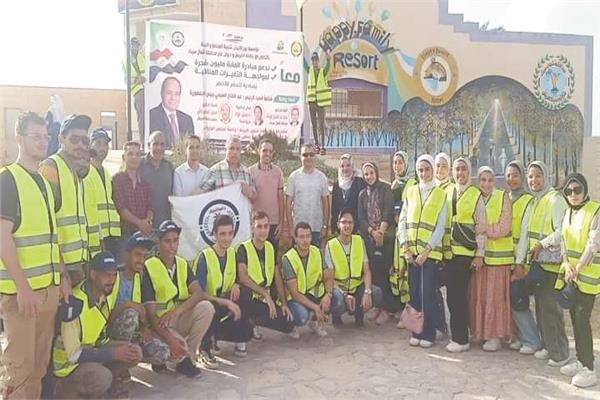 الطلاب المشاركون فى الحملة