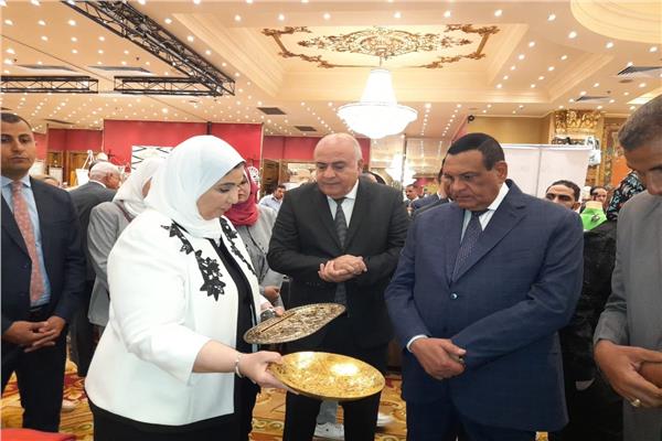 جناح منتجات قنا بمعرض أيادي مصر