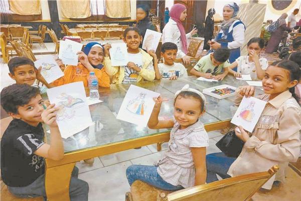 تنمية مهارات الأطفال في المكتبة المتنقلة "أتوبيس المعرفة"