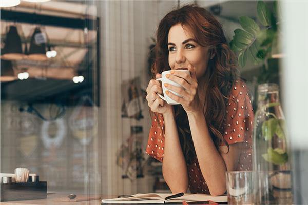 إلى النساء ..احذرن القهوة