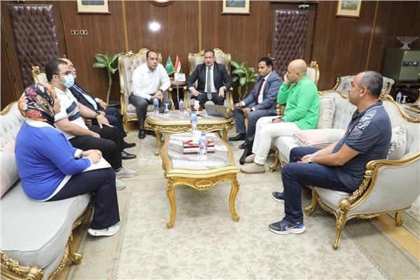محافظ المنوفية خلال اللقاء