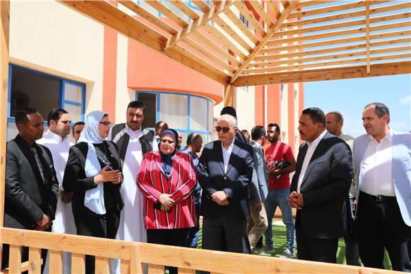 وزير التعليم ومحافظ مطروح