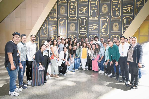 وزيرة الهجرة مع الباحثين فى الخارج