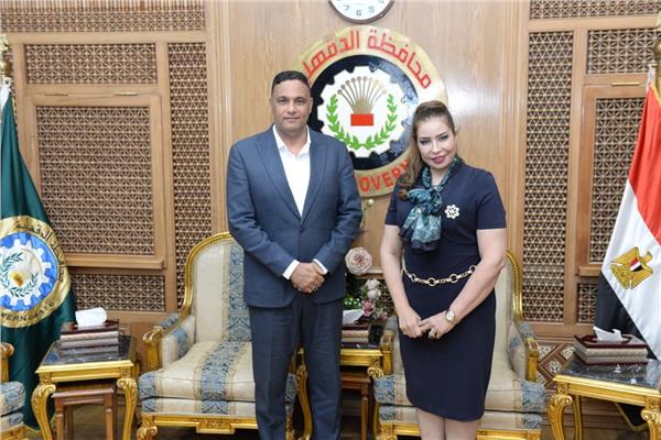 النائبة غادة عجمي تلتقي محافظ الدقهلية