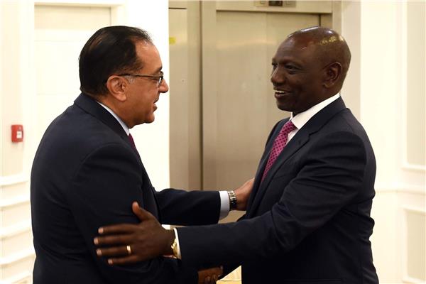 رئيس جمهورية كينيا خلال استقباله الدكتور مصطفى مدبولي 