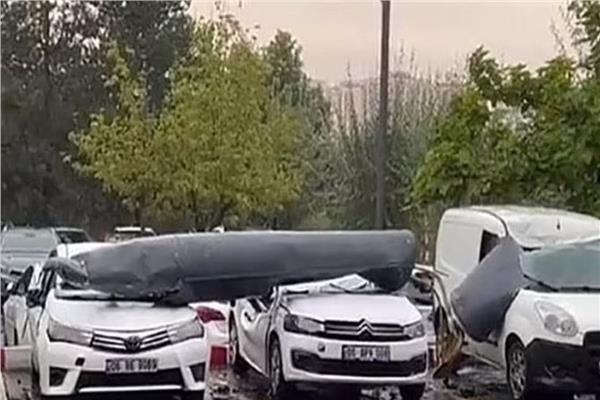 سقط جزء من طائرة حربية