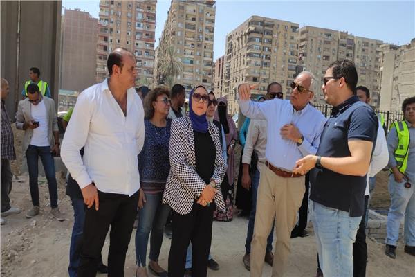 اللواء أحمد راشد محافظ الجيزة خلال جوله تفقدية
