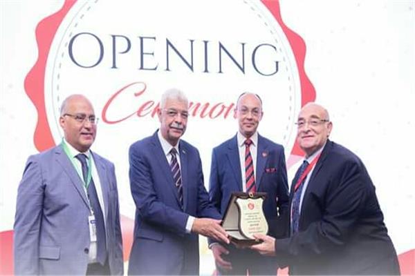 الدكتور أحمد القاصد أستاذ جراحة الأورام ورئيس جامعة المنوفية