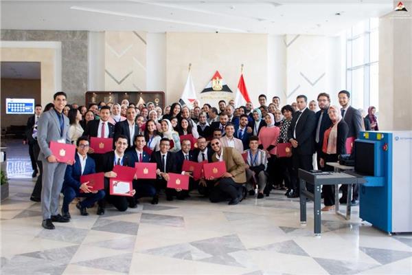 معلومات الوزراء" يكرم طلاب الجامعات