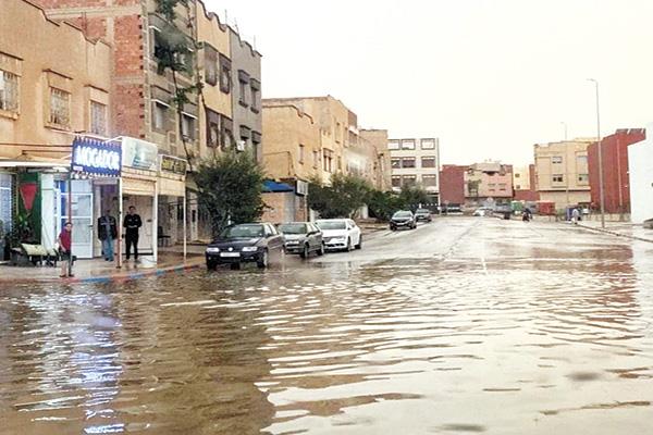  سيول عارمة تضرب المغرب بعد أيام من كارثة الزلزال