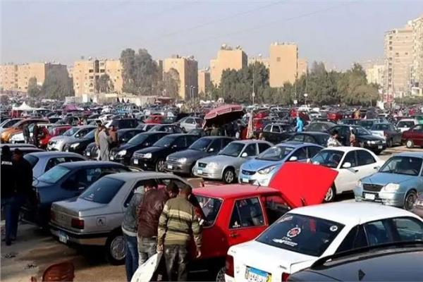 سوق السيارات المستعملة 