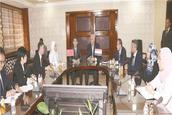 اجتماع السيد القصير وزير الزراعة  مع "وانج لينجون" نائب وزير الجمارك الصيني
