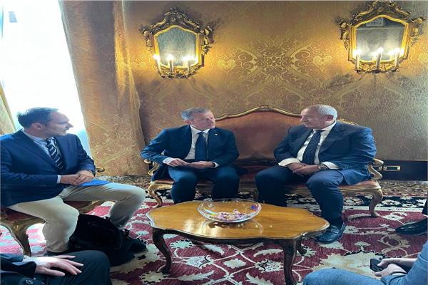 رئيس المجلس الإقليمي الإيطالي يبحث الاستثمار السياحي