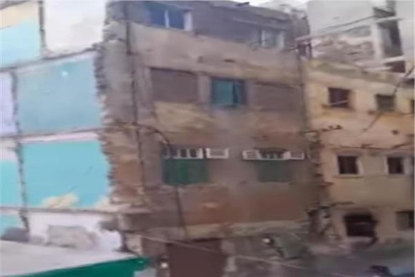 انهيار عقار بالإسكندرية
