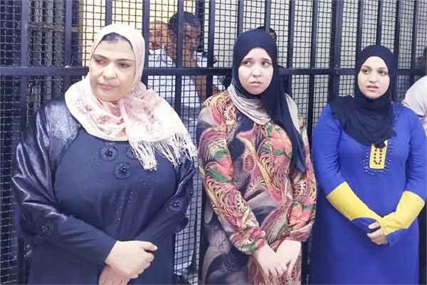 الأم وبناتها المتهمات