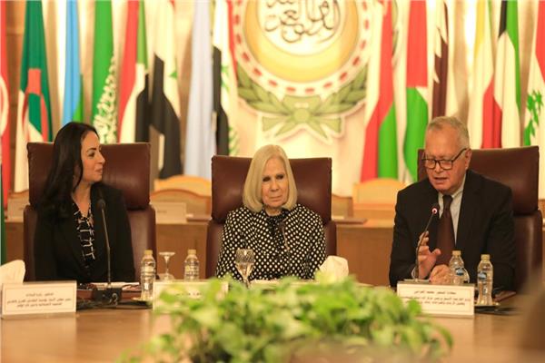 مؤسسة التضامن المصرى تكرم الدكتورة مايا مرسى