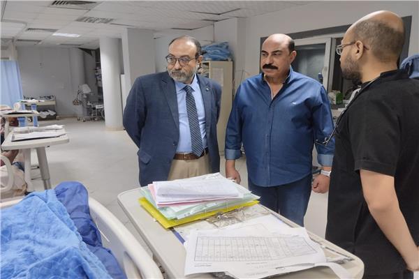 اللواء أشرف عطية محافظ أسوان خلال جولاته الميدانية 