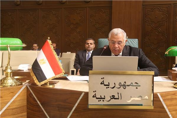  السيد القصير وزير الزراعة واستصلاح الاراضي