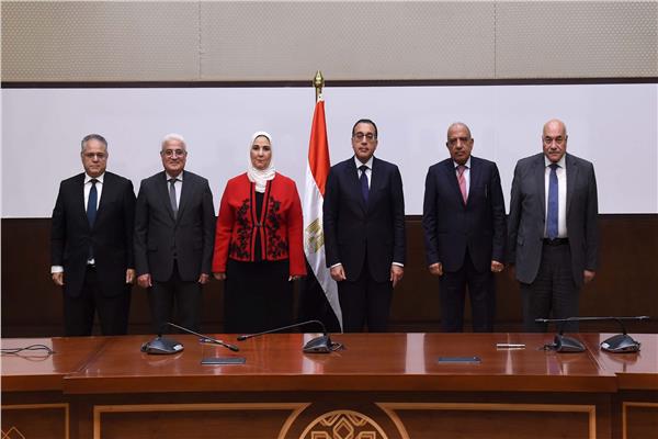 د. مصطفى مدبولى خلال توقيع البروتوكول 